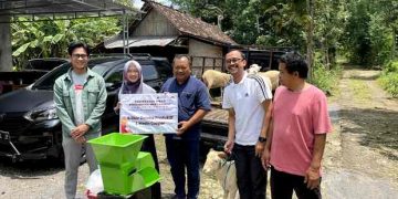 UMY Dukung Eduwisata Desa, Hibah Domba dan Mesin Pakan untuk Ngunut Kidul