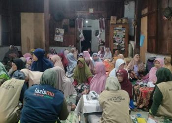 Kolaborasi KL Lazismu dan Tim Kesehatan RSI Aminah Blitar Hadir untuk Lansia di Panti Al Hikmah Talun