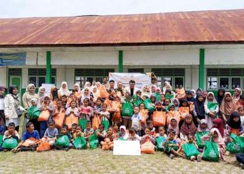 Pemuda Muhammadiyah dan Lazismu Pidie Berbagi Kebahagiaan: 101 Anak Yatim dan Dhuafa Dibelikan Baju Baru di Akhir Ramadhan