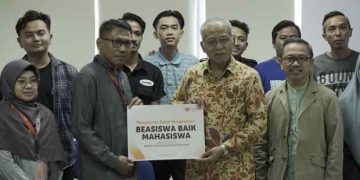 Puluhan Mahasiswa UM Bandung Menerima Beasiswa dari Rumah Zakat