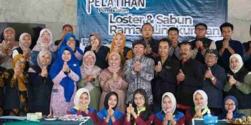 Dari Sampah jadi Solusi: Pemuda Lintas Iman Banyuwangi Bikin Sabun dan Ventilasi Roster dari Plastik Bekas