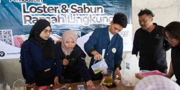 Dari Sampah jadi Solusi: Pemuda Lintas Iman Banyuwangi Bikin Sabun dan Ventilasi Roster dari Plastik Bekas