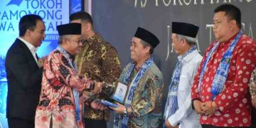 Ketua PWM Jateng Tafsir Raih Penghargaan Tokoh Pamomong Jawa Tengah