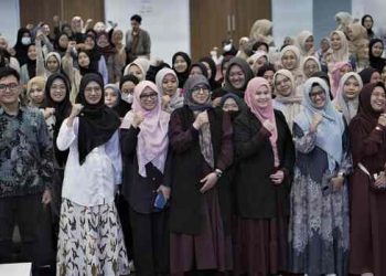 Kuliah Umum Prodi Farmasi UM Bandung Kupas Inovasi Pelarut Halal dan Kolaborasi Riset