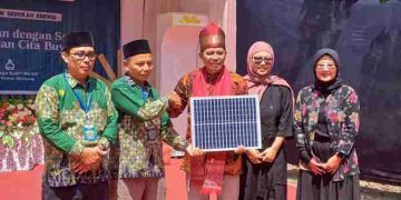 MOSAIC dan PP Muhammadiyah Resmikan Panel Surya di Masjid Buya Syafii Maarif Sijunjung