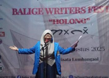 Mahasiswa FKIP UMSU Baca Puisi di Balige Writers Festival