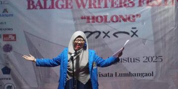 Mahasiswa FKIP UMSU Baca Puisi di Balige Writers Festival
