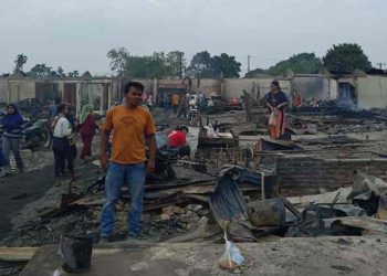 Korban Kebakaran Pajak Baru Serbalawan: “Hanya Linggis yang Tersisa, Bang”