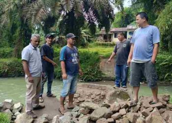 Butuh Rp 39 Juta, Titi Tepekong Kelurahan Serbalawan Diperbaiki Warga secara Swadaya