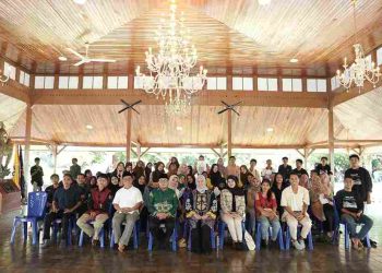Pemuda Lintas Iman Belajar Toleransi dan Budaya dari Rumah Ibadah dan Kesultanan di Ternate