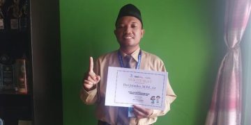 Humas SD Muhammadiyah 1 Solo Terima Sertifikat Fasilitator