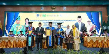 Muhammadiyah dan UMSU Anugerahi Gelar Kehormatan kepada Raja Muda Perlis