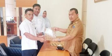Aliansi Honorer Diskusi dengan BKPSDM OKUT Tindak Lanjut dari Bupati Enos