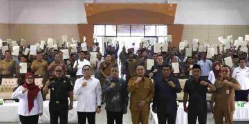 Kakanwil BPN Sumut Serahkan 400 Sertifikat Tanah di Padanglawas Utara: Wujud Kepastian Hukum Bagi Warga