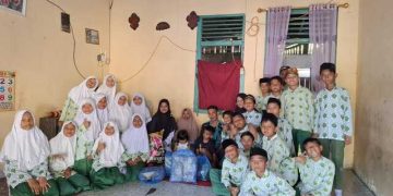 Siswa SDIT Muhammadiyah Manggeng Santuni Bapak Dasyah, Penderita Penyakit Kanker Hati