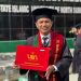 Alumni Pesantren Darul Arafah Raih Predikat Cumlaude pada Wisuda S3 UINSU