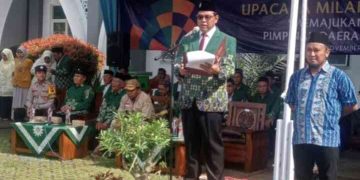 Ketua PDM Pemalang Jadi Pembina Upacara Milad Muhammadiyah ke-113 di PCM Comal