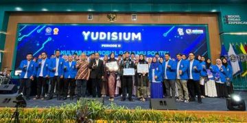 Yudisium FISIP UMSU Dirangkai dengan Pemberian Penghargaan untuk Puluhan Mahasiswa Berprestasi