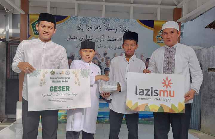 Rumah Tahfizh Qur’an Muslimin Medan Gandeng LAZISMU Salurkan Gerakan Santri Berbagi