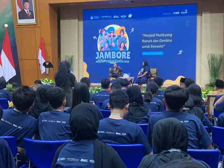 Seratus Pelajar Jambore Pelajar MAARIF Institute Dialog bersama Wamen Fajar