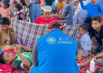 Belum Panen Diterjang Banjir, Harapan itu Datang: EMT Muhammadiyah Jateng Layani Khitan Anak Korban Bencana di Batang Toru