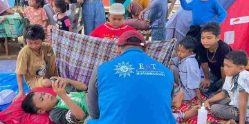 Belum Panen Diterjang Banjir, Harapan itu Datang: EMT Muhammadiyah Jateng Layani Khitan Anak Korban Bencana di Batang Toru