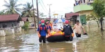 MDMC Sumut Evakuasi Pasien Korban Bencana Banjir Langkat ke Rumah Sakit
