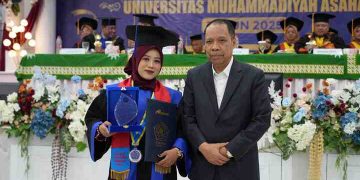 Rektor UMSU Beri Beasiswa Alumni Terbaik Umas