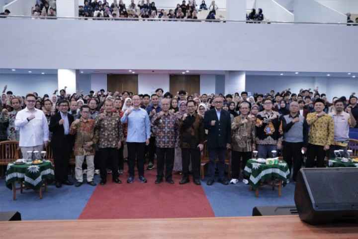 Rektor UM Bandung Ajak Mahasiswa Kuasai Pengetahuan dan Hadirkan Solusi Energi
