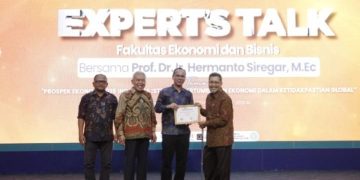 Apakah 8 Persen Masih Rasional? Dua Ekonom Bicara Jujur di Expert’s Talk FEB UMSU 2025