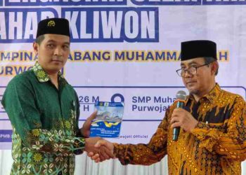 Inovasi Pendidikan Karakter Berkemajuan SMP Muhapuja Lewat Buku Ibadah Praktis