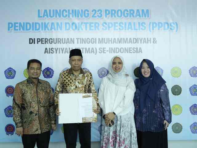 Rektor UMSU Terima SK PPDS PTMA dari Mendiktisaintek RI