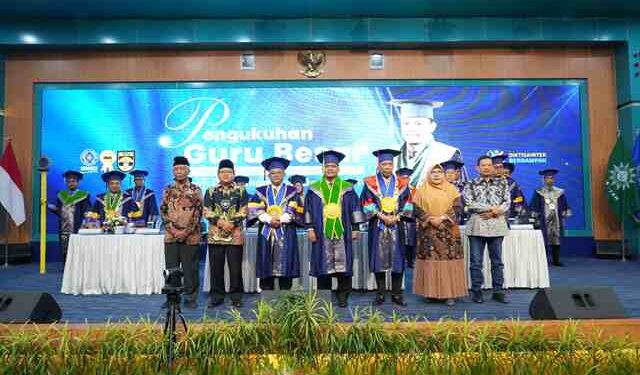 UMSU Kukuhkan Guru Besar Studi Islam, Mendikdasmen Soroti Krisis Kebenaran di Era Digital