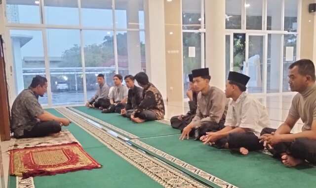 Ini Bahasan dalam Kajian Riyadhus Shalihin dan HPT Hari Pertama di Masjid Al Wasathiyah UMMAD
