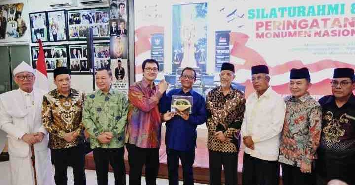 Rektor UMSU Apresiasi Kiprah Tun Dr H Rahmat Shah