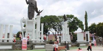 Melawan Keheningan Arsip: Mengapa Raja Sang Naualuh Damanik Lebih dari Sekadar Memori Lokal?