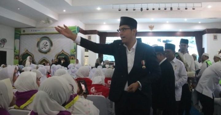 Wali Kota Medan Lepas 1.800 Calon Jemaah Haji, Titip Pesan Jaga Lingkungan dan Ketertiban