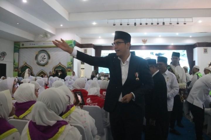 Wali Kota Medan Lepas 1.800 Calon Jemaah Haji, Titip Pesan Jaga Lingkungan dan Ketertiban