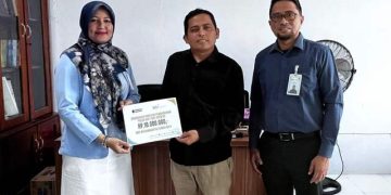 Tingkatkan Sarana Sekolah, BSI Salurkan Bantuan ke SMK Muhammadiyah Aceh