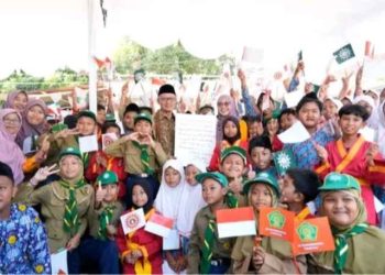Mendidik dengan Keteladanan