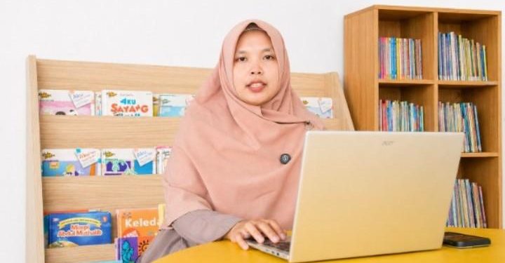 Akademisi UM Bandung Ingatkan Dampak Psikologis Narasi Negatif di Medsos bagi Ibu Bekerja