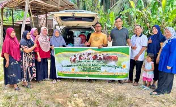IKA PMK Medan Salurkan Paket Daging Kurban Siap Saji untuk Korban Banjir Aceh Tamiang