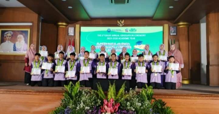 SD Muhammadiyah 24 Surabaya Wisuda 75 Siswa, Tekankan Pentingnya Karakter Islami dan Prestasi