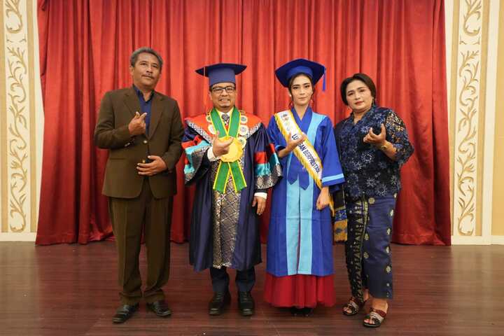 Wisudawati Kristen UMSU, Nikmati Spirit “Rahmatan Lil Alamin”